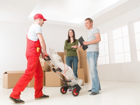 Local Earlscourt moving truck with furniture protection and loading equipment