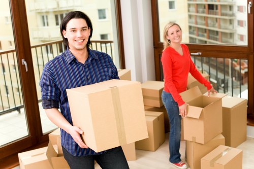 Local moving help near Earlscourt residential streets